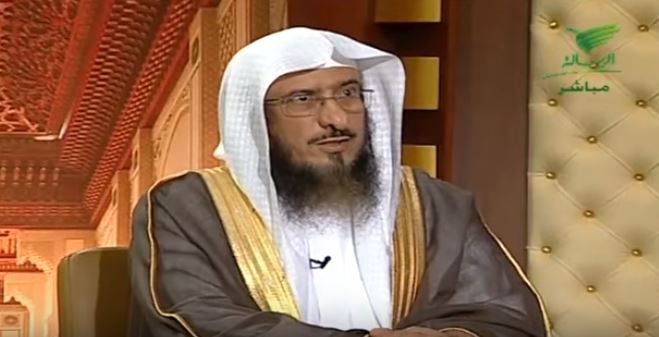 الماجد يوضح حكم تصدق الكفيل بمستحقات العامل إذا هرب ولم يستطع الوصول إليه