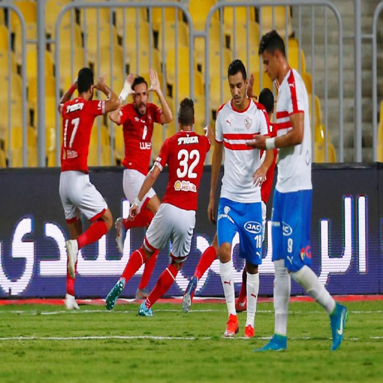 علي معلول يقتحم قائمة تاريخية لمباريات الأهلي والزمالك