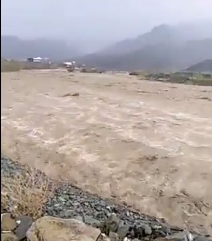 فيديو.. سيول منقولة بعد أمطار تهامة الباحة