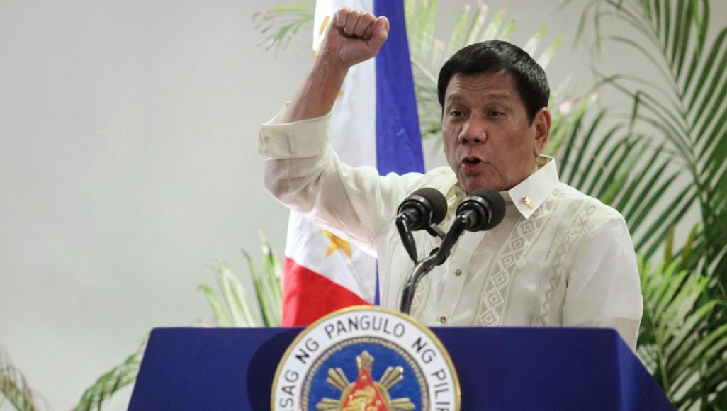 رئيس الفلبين لمصابي كورونا: سأقتلكم وأدفنكم!
