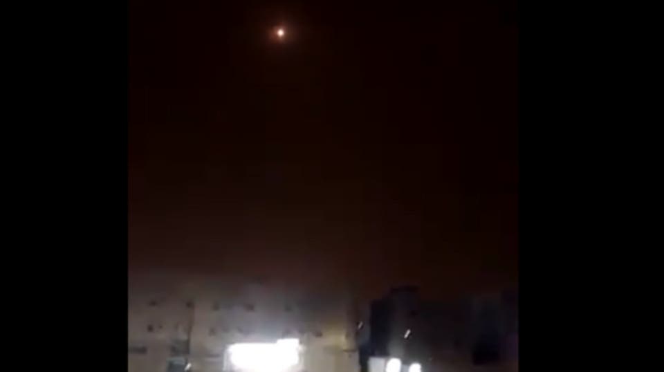 فيديو.. لحظة تدمير دفاعات المملكة لصواريخ الحوثي بسماء جازان