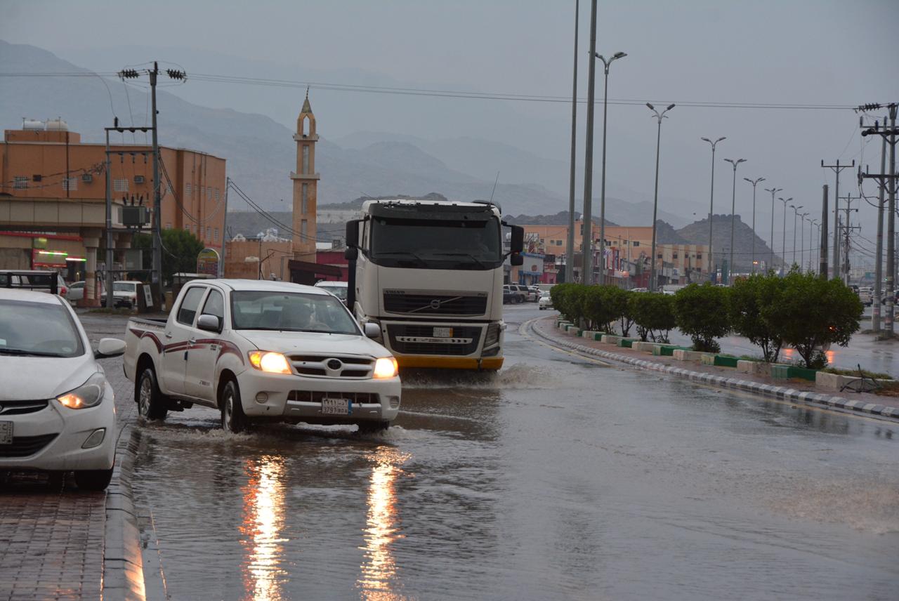 أمطار رعدية مع ضباب اليوم على هذه المناطق