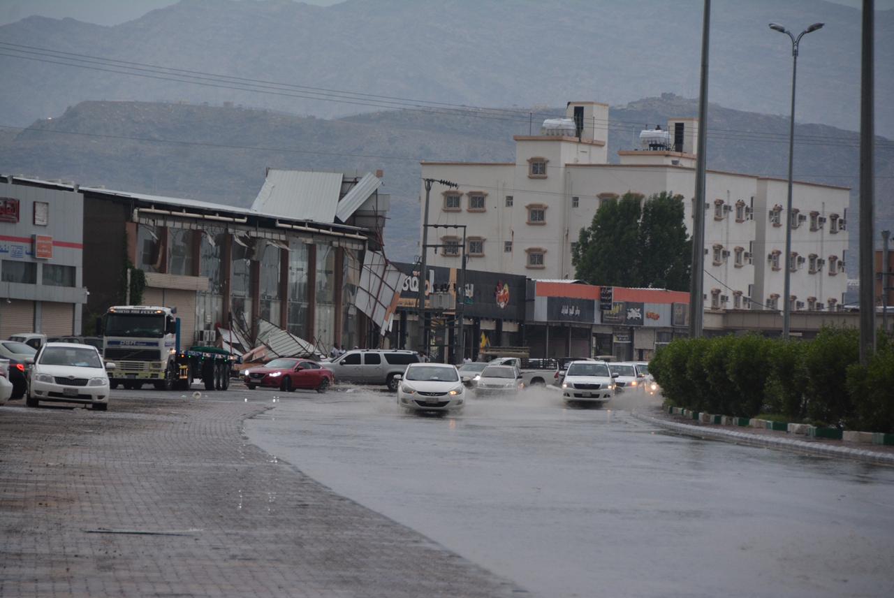 طقس الغد ممطر مع ضباب على 7 مناطق