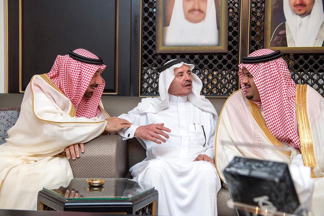 أمير الرياض بالنيابة يقدم العزاء في وفاة الشبيلي
