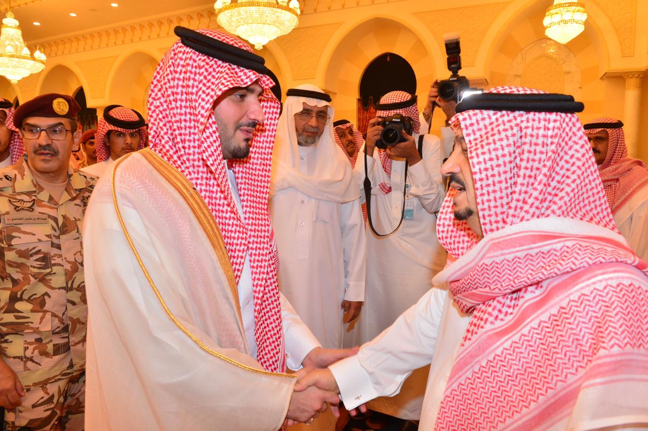 أبناء الأمير بندر بن عبدالعزيز يستقبلون المعزين