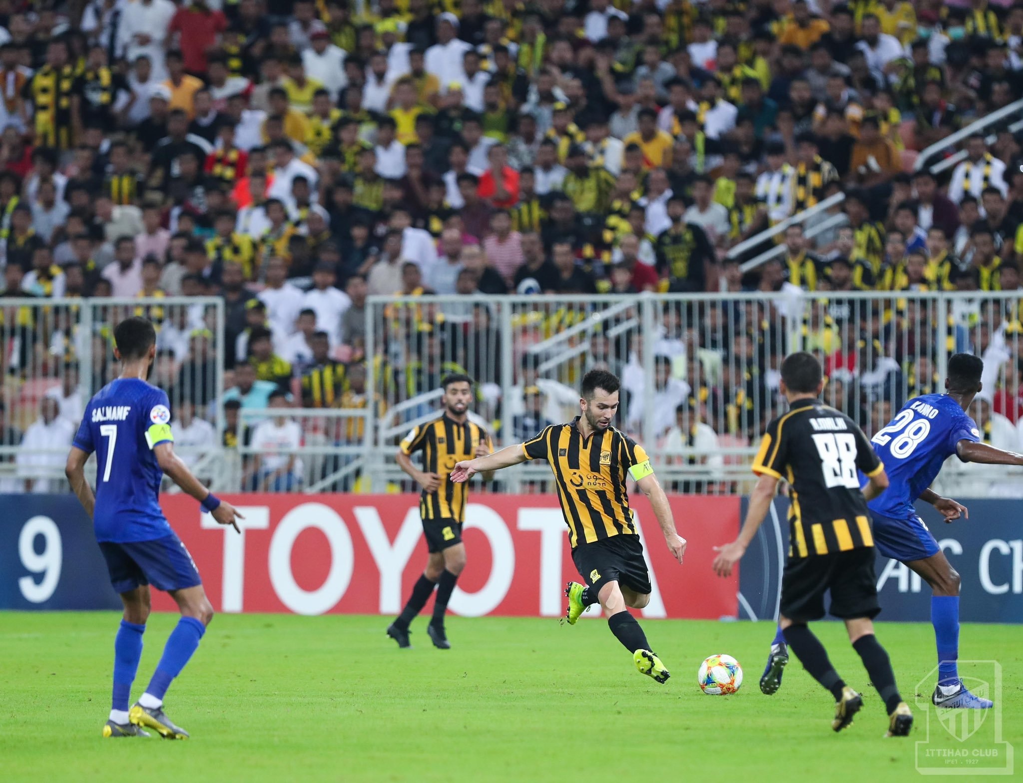 التعادل السلبي يحسم كلاسيكو الاتحاد والهلال