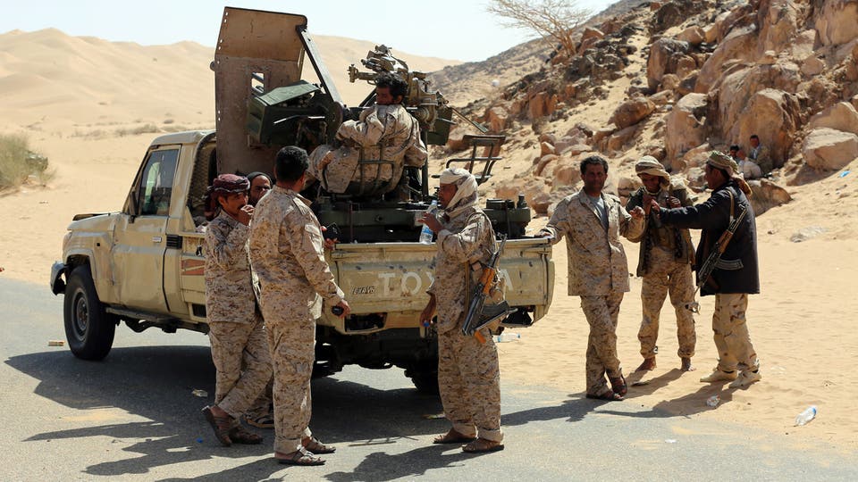الجيش اليمني يستهدف رتلًا عسكريًا لميليشيا الحوثي الإرهابية في البقع