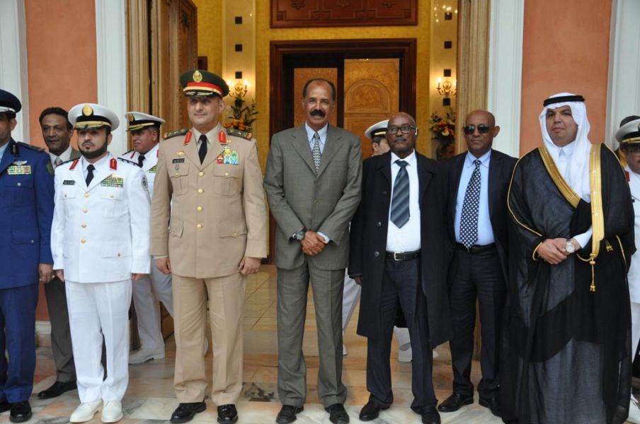 الرئيس الإريتري يستقبل قائد القوات المشتركة في أسمرة