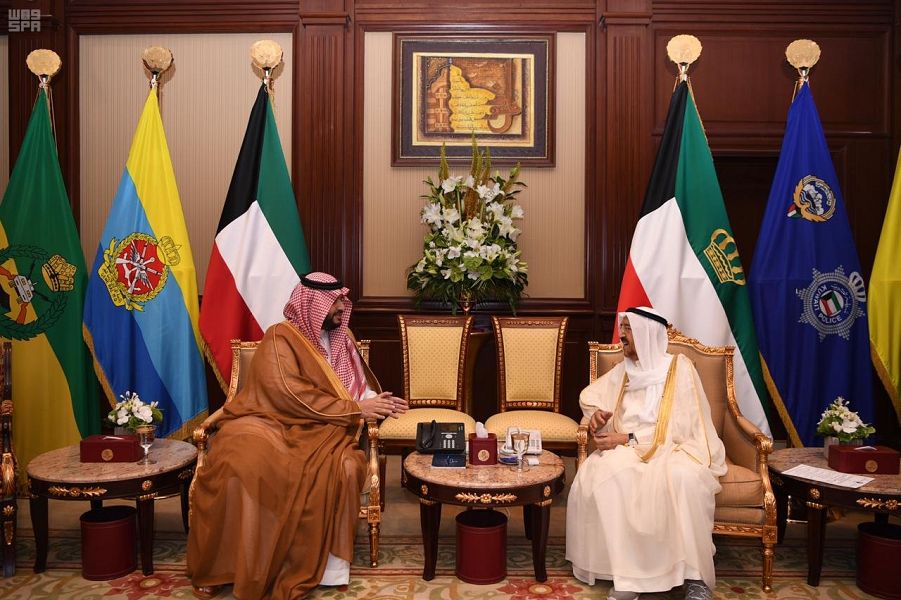 الملك سلمان وولي العهد يهنئان أمير الكويت بعد تجاوزه للعارض الصحي