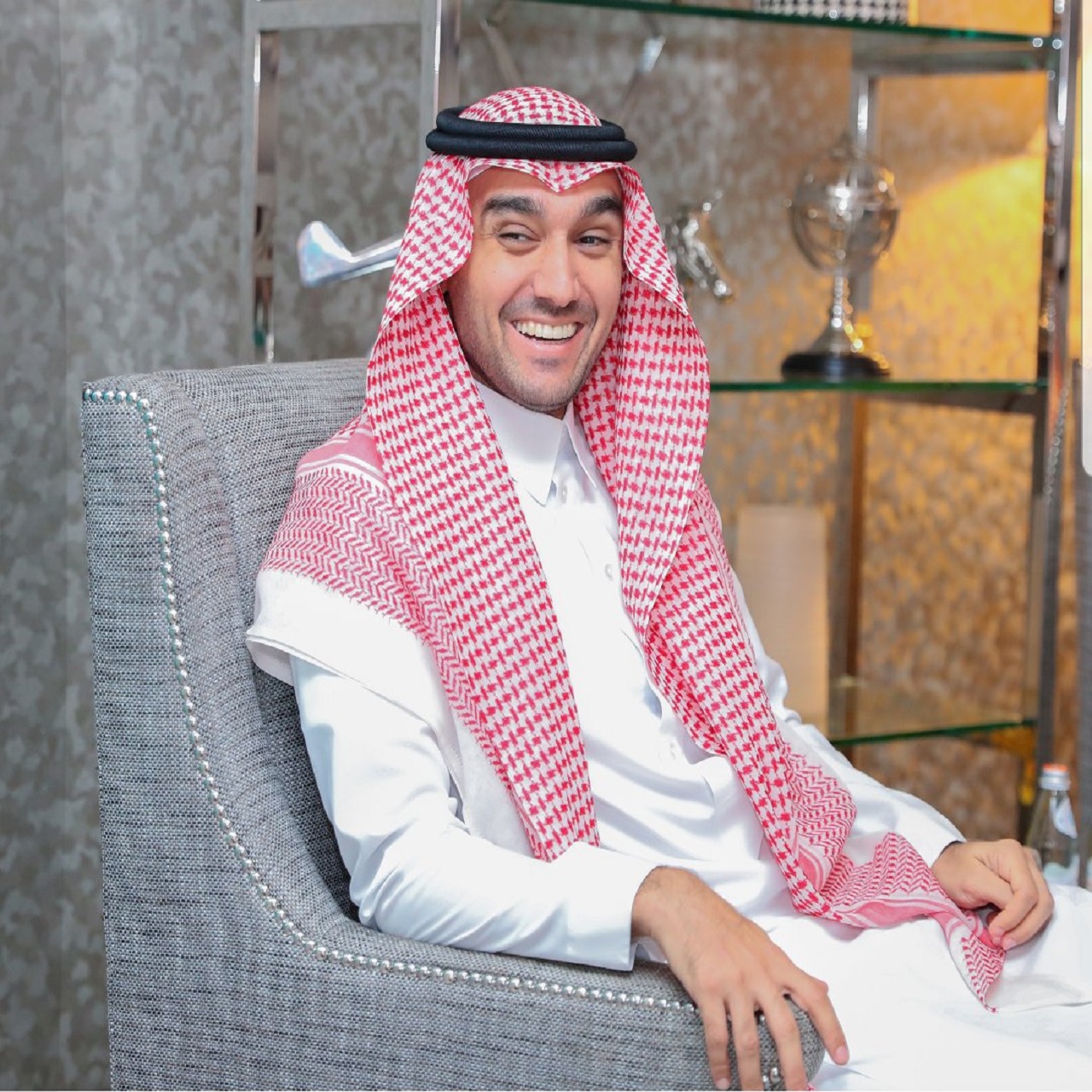 عبدالعزيز الفيصل يُتوج بجائزة القادة الرياضيين الشباب