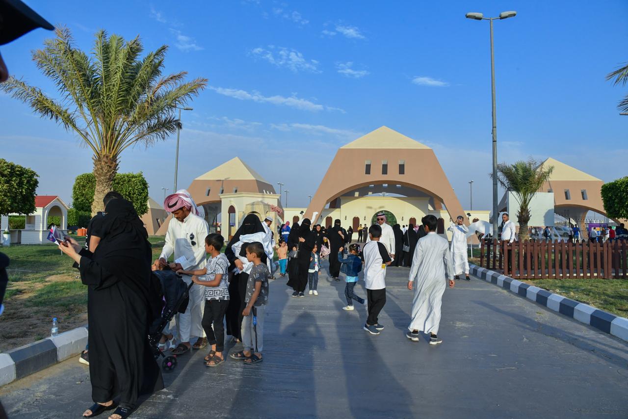 البيانو الطائر يحلق بمقطوعاته بقرية الهجن بالطائف