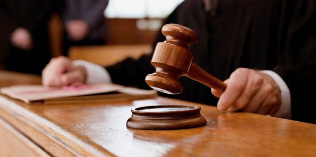 تطلب الخلع من زوجها: خنقني بحبه وأريد قسوة وخصاماً!