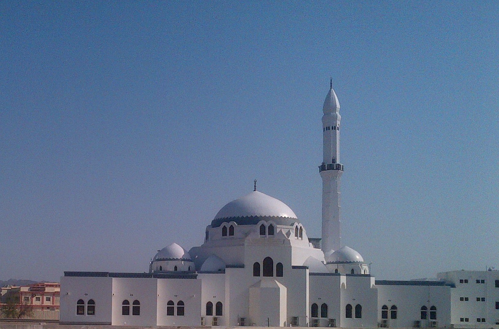 مسجد الجمعة ارتبط بسيرة المصطفى وهذا سر تسميته 