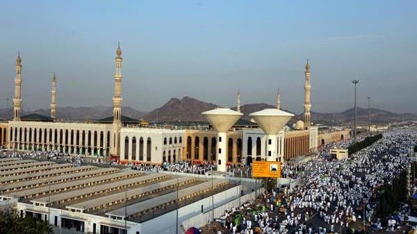 مسجد نمرة يكتسي البياض في يوم عرفة