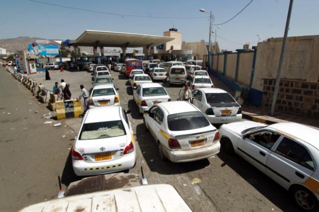 الحكومة اليمنية تتهم مليشيات الحوثي بافتعال أزمة الوقود