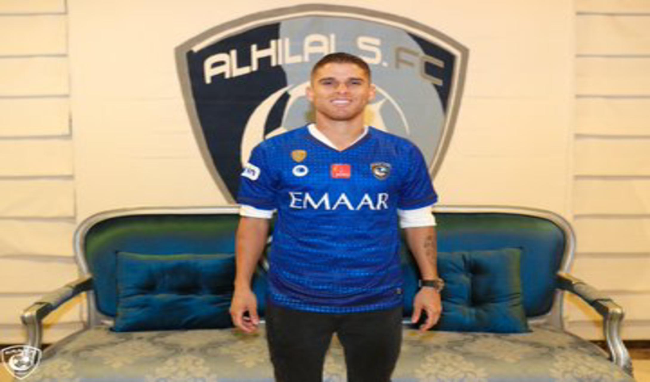 المشاكل تُلاحق #الهلال بعد ضمه لـ جوستافو كويلار