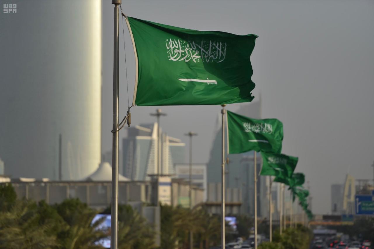 شاهد بالصور.. الرياض تتوشح بالأخضر استعدادًا للاحتفال باليوم الوطني