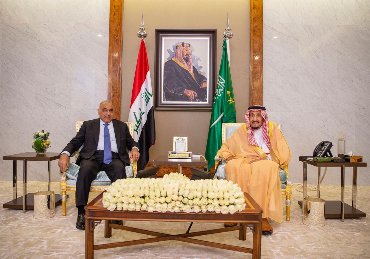 الملك سلمان يبحث مع رئيس وزراء العراق تطورات الاعتداء التخريبي على أرامكو