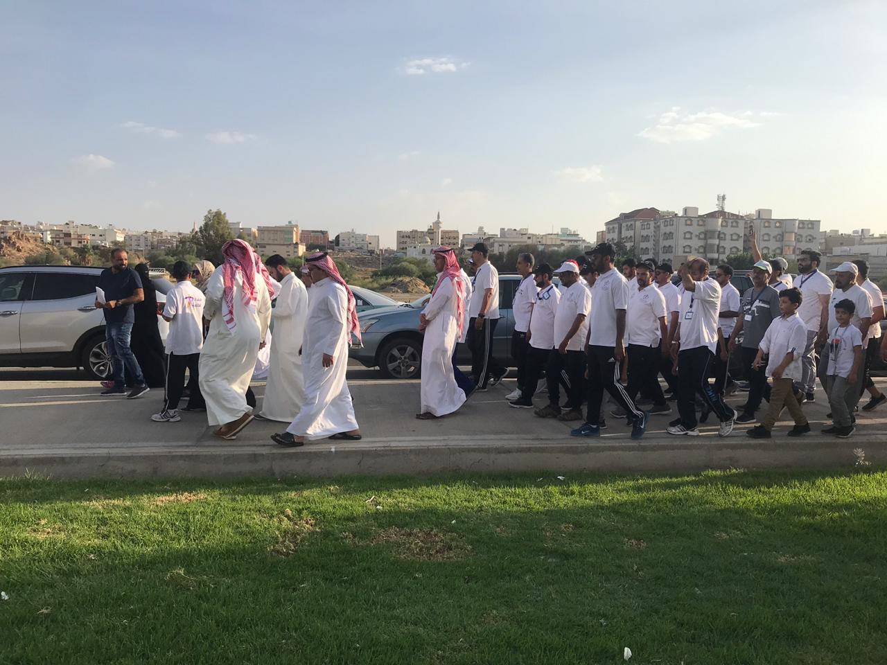 شاهد بالصور.. جولة لوفد منظمة الصحة العالمية في الطائف