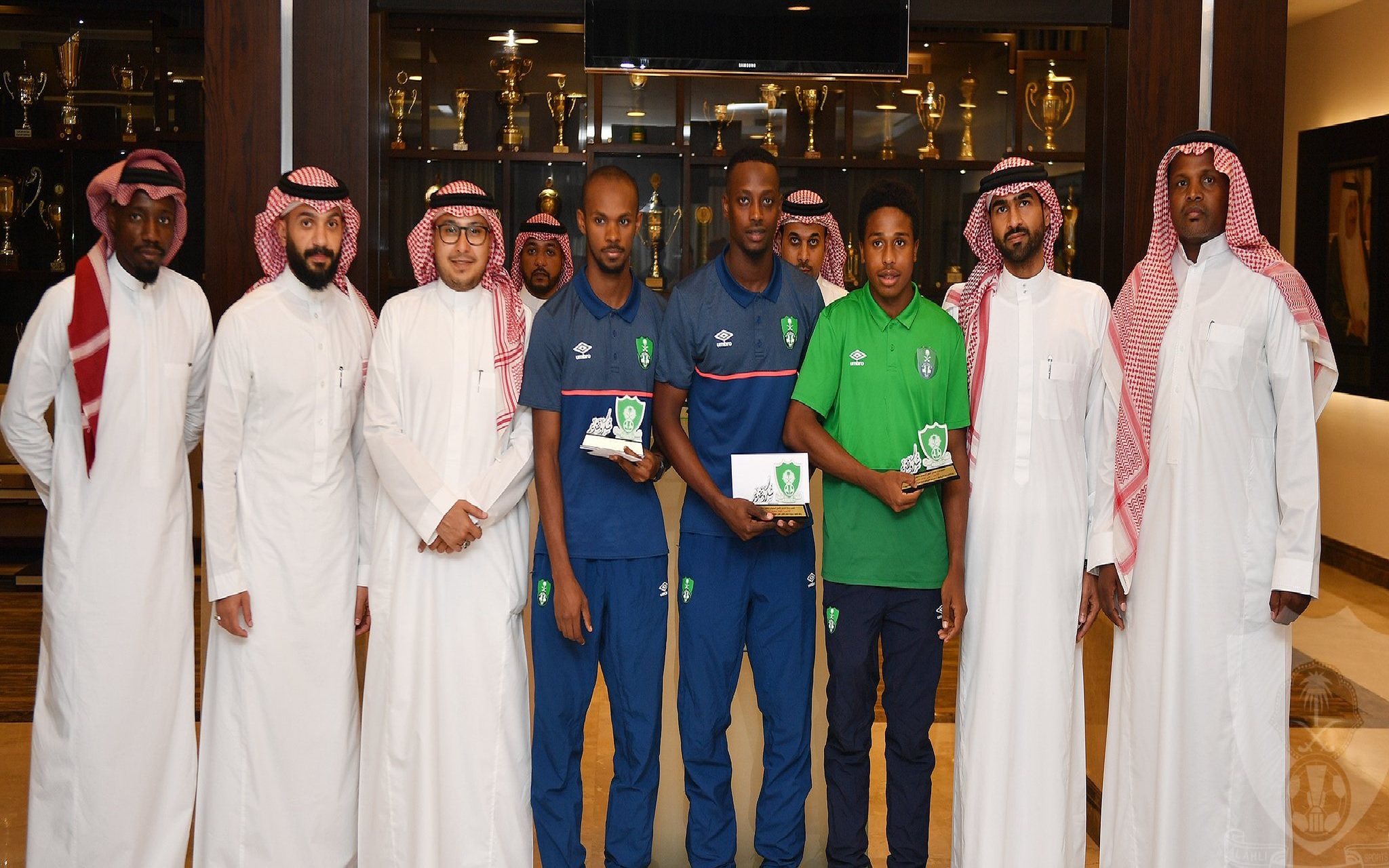 الصائغ يكرم أبطال المنتخب السعودي لألعاب القوى