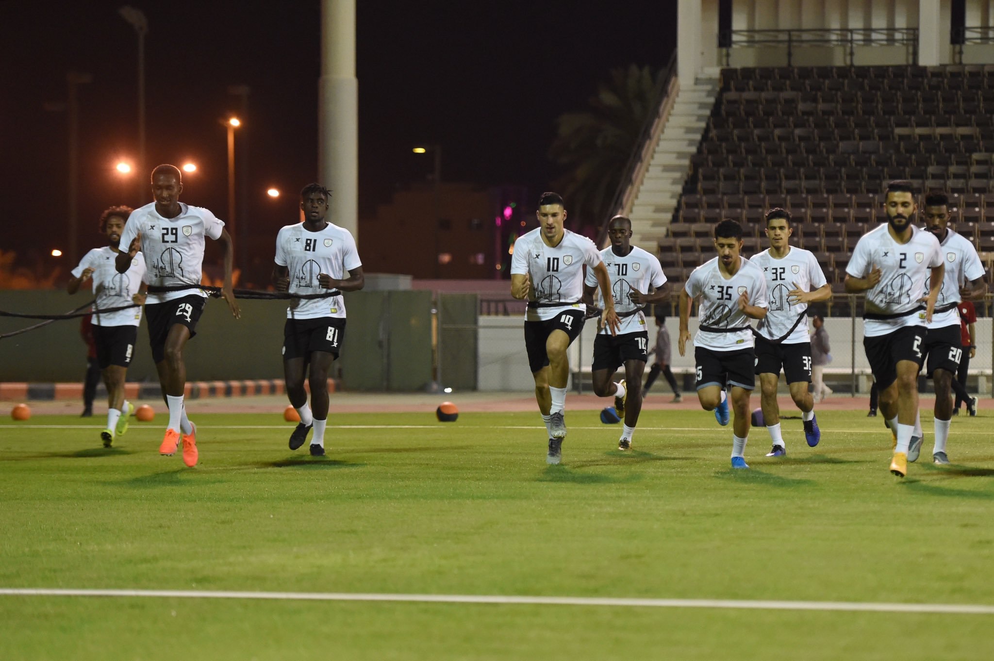 #الشباب يعاود تدريباته بمشاركة المفرج وإندياي