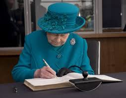 الملكة اليزابيث توافق على قانون تأجيل تنفيذ البريكست