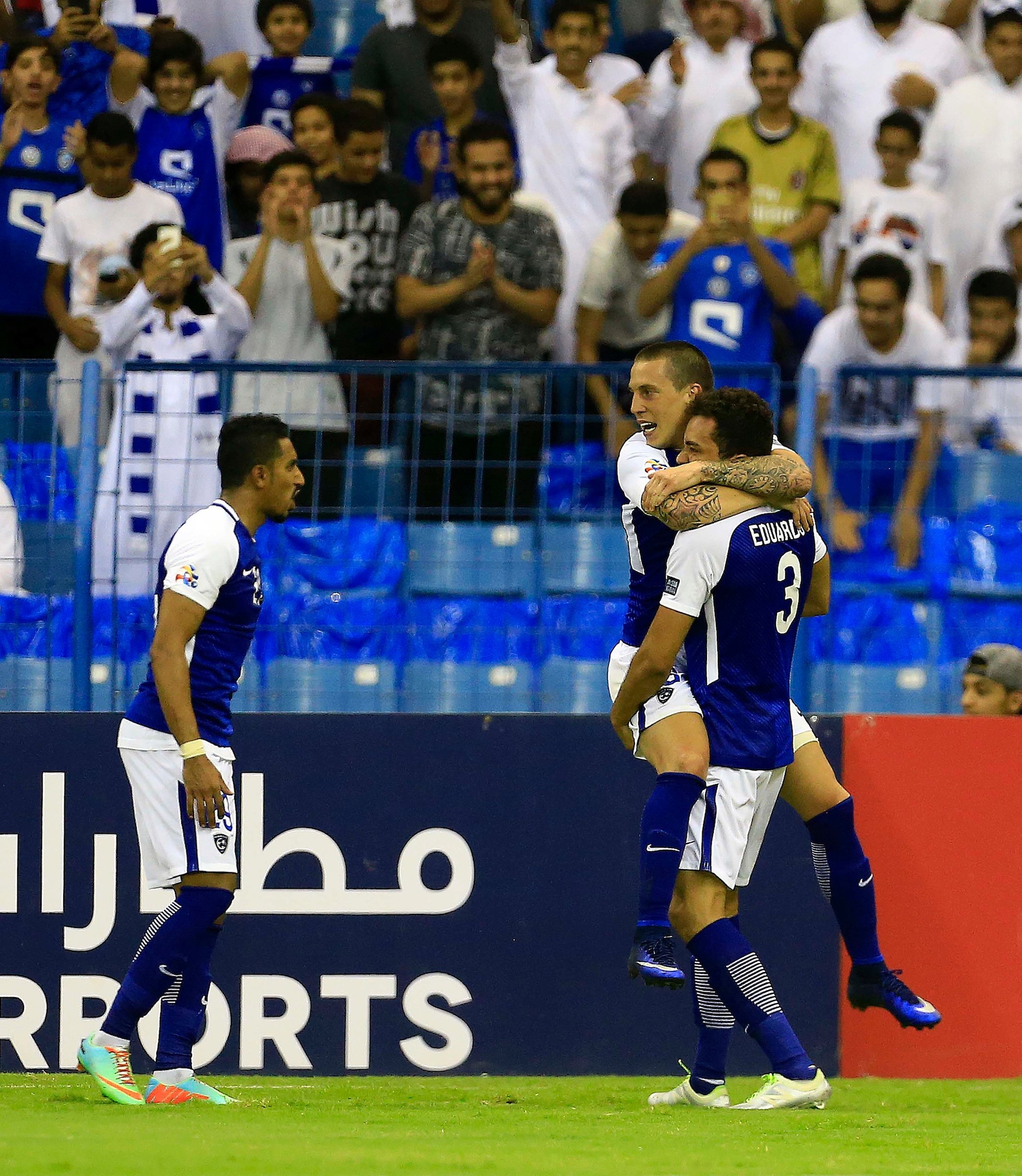 الأرض تنصف #الهلال في دوري أبطال آسيا