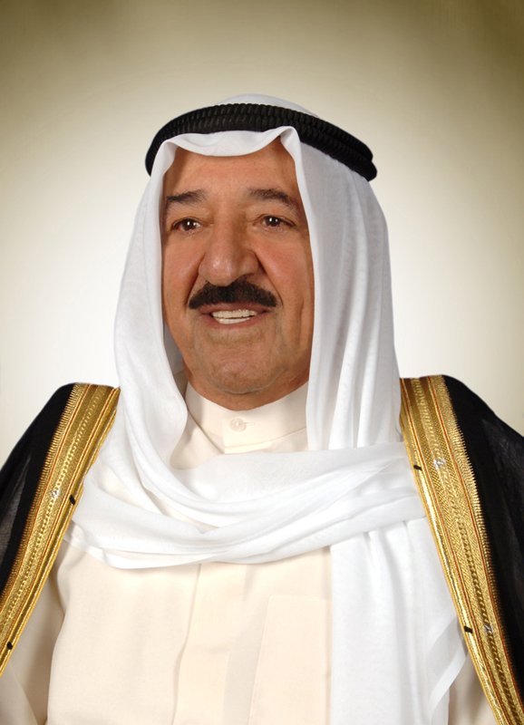 السفير لدى الكويت مهنئًا صباح الأحمد بعودته: أنورت بقدومك الدار