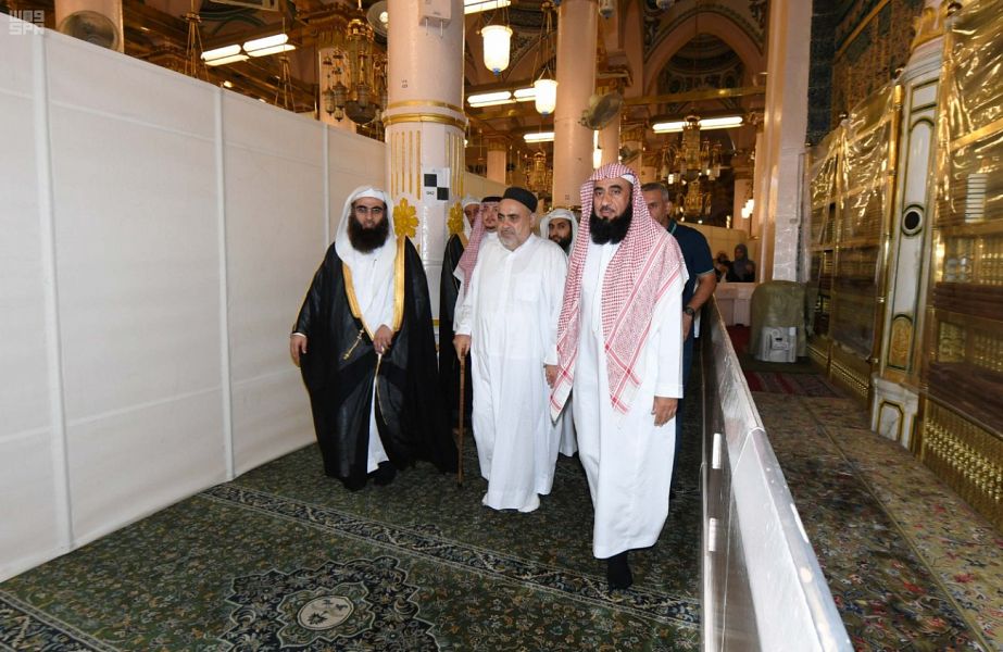رئيس إدارة مسلمي القوقاز يزور المسجد النبوي