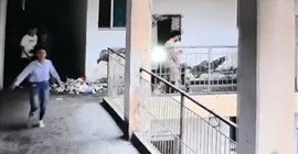 فيديو.. سقوط طالبين من الطابق الرابع بالمدرسة