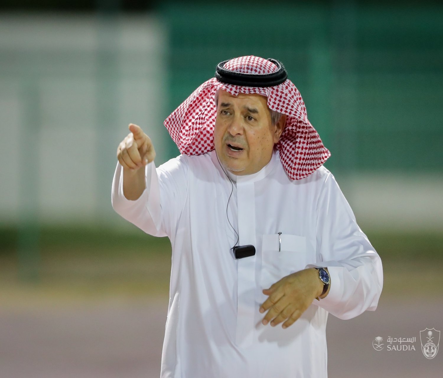 منصور بن مشعل منتقدًا الصائغ: يُسهر اللاعبين ولم يُنفذ وعوده
