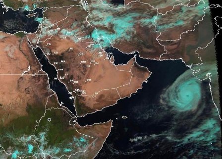 الأرصاد : إعصار كيار يتحول إلى الدرجة الرابعة