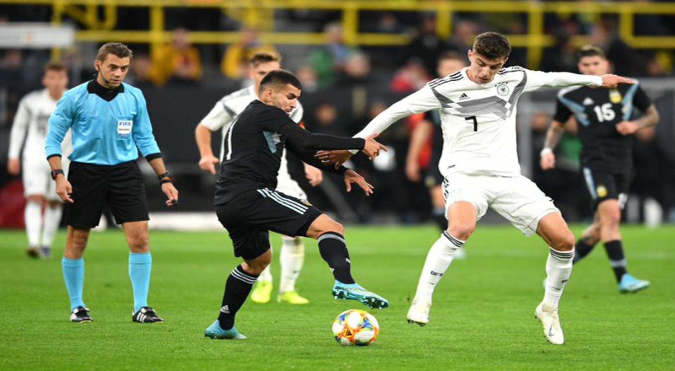 التانجو يخطف تعادلًا ثمينًا في مباراة ألمانيا ضد الأرجنتين