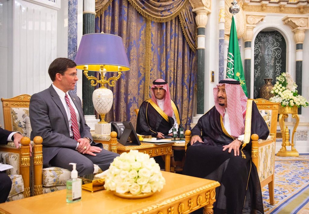 الملك سلمان يستقبل وزير الدفاع الأمريكي