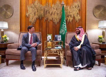 الأمير محمد بن سلمان يبحث تعزيز العمل المشترك مع وزير الدفاع الأمريكي