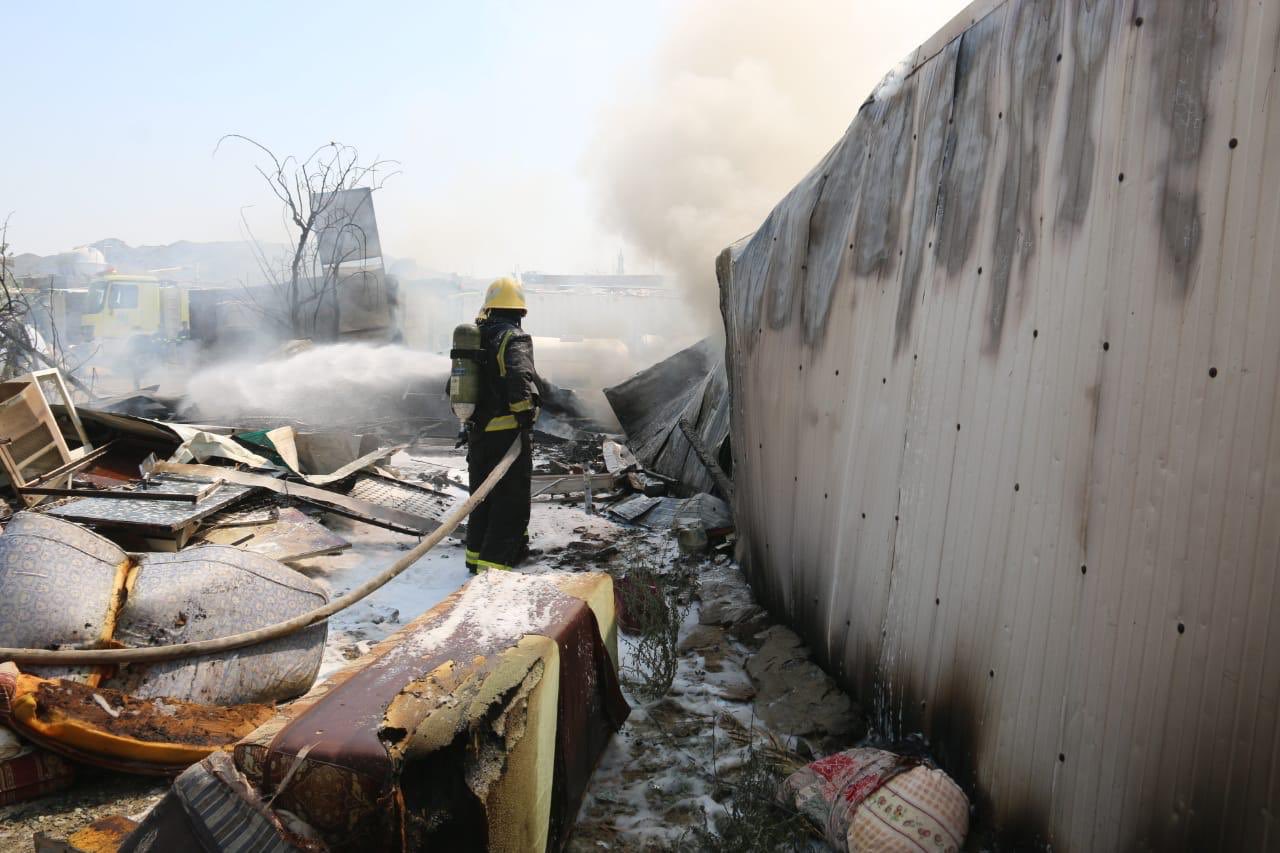 صور الخسائر من حريق بركسين وغرفة في مكة