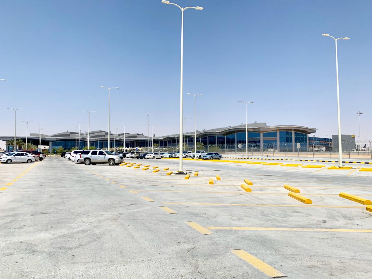 مطارات الرياض تنهي المرحلة الأولى من مشاريع تطوير مواقف السيارات
