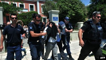 تركيا تعتقل 24 مغردًا عارضوا العدوان على سوريا