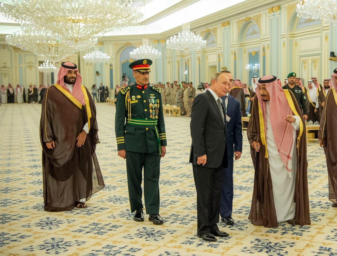 حدثان نادران خلال زيارة بوتين إلى المملكة!