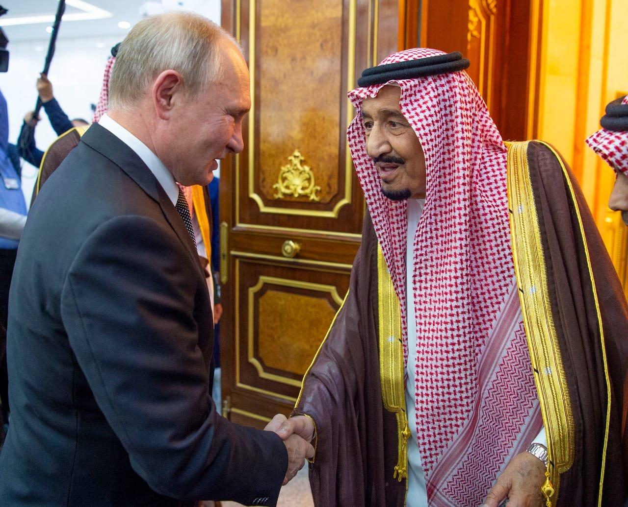 فيديو.. الملك سلمان لـ بوتين: نتطلع لتوطيد العلاقات المشتركة مع روسيا