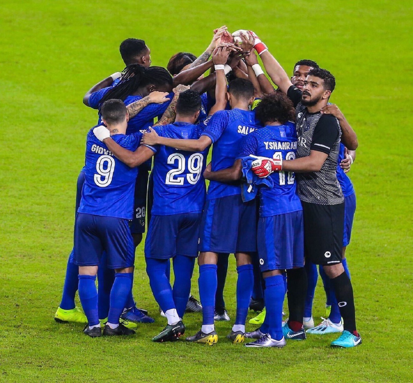 الهلال وضمك يبحثان عن الفوز الأول