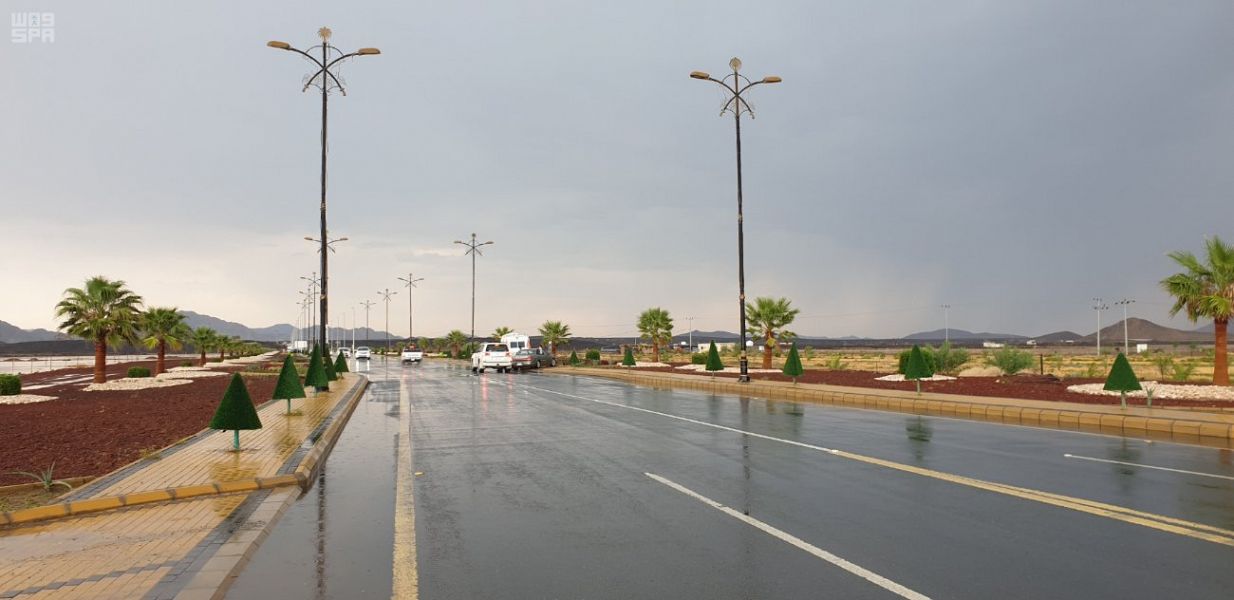 الأرصاد : أمطار وزخات برد وجريان السيول على 8 مناطق