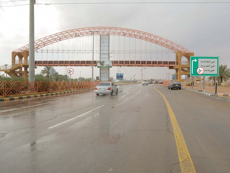 أمطار رعدية غدًا مصحوبة برياح نشطة وضباب على هذه المناطق