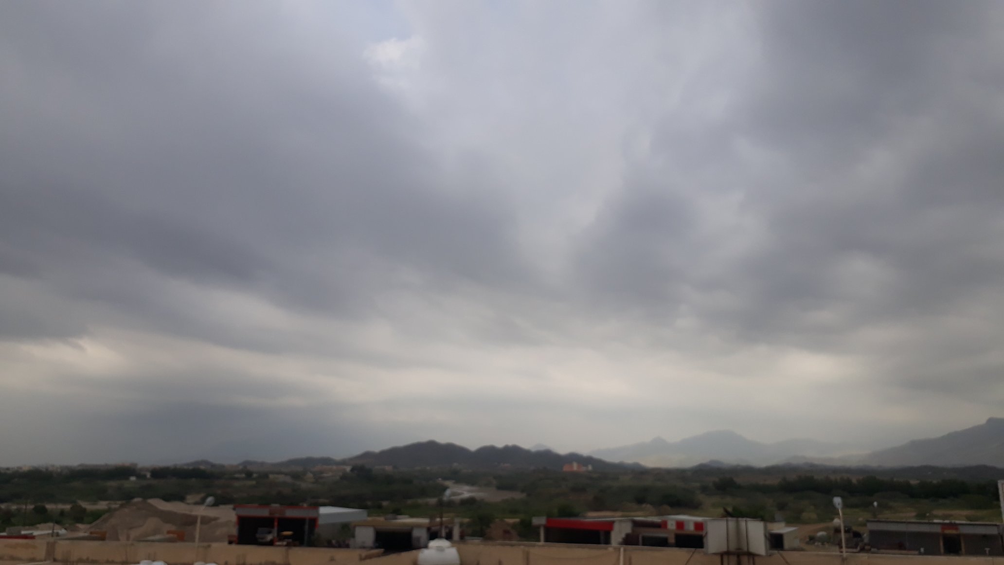 الأرصاد اليوم: أمطار رعدية على جازان حتى السابعة