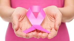 أعراض تنذر المرأة بالإصابة بسرطان الثدي.. تحذير من عادات خطيرة