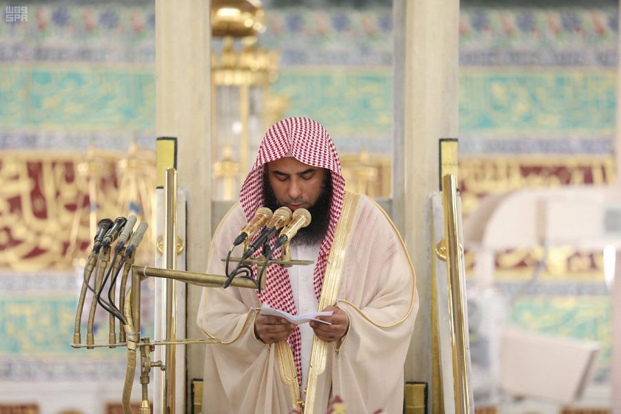خطيب الحرم المكي : المال قوام العبادات والطاعات به حفظ نظام الحياة والأحياء