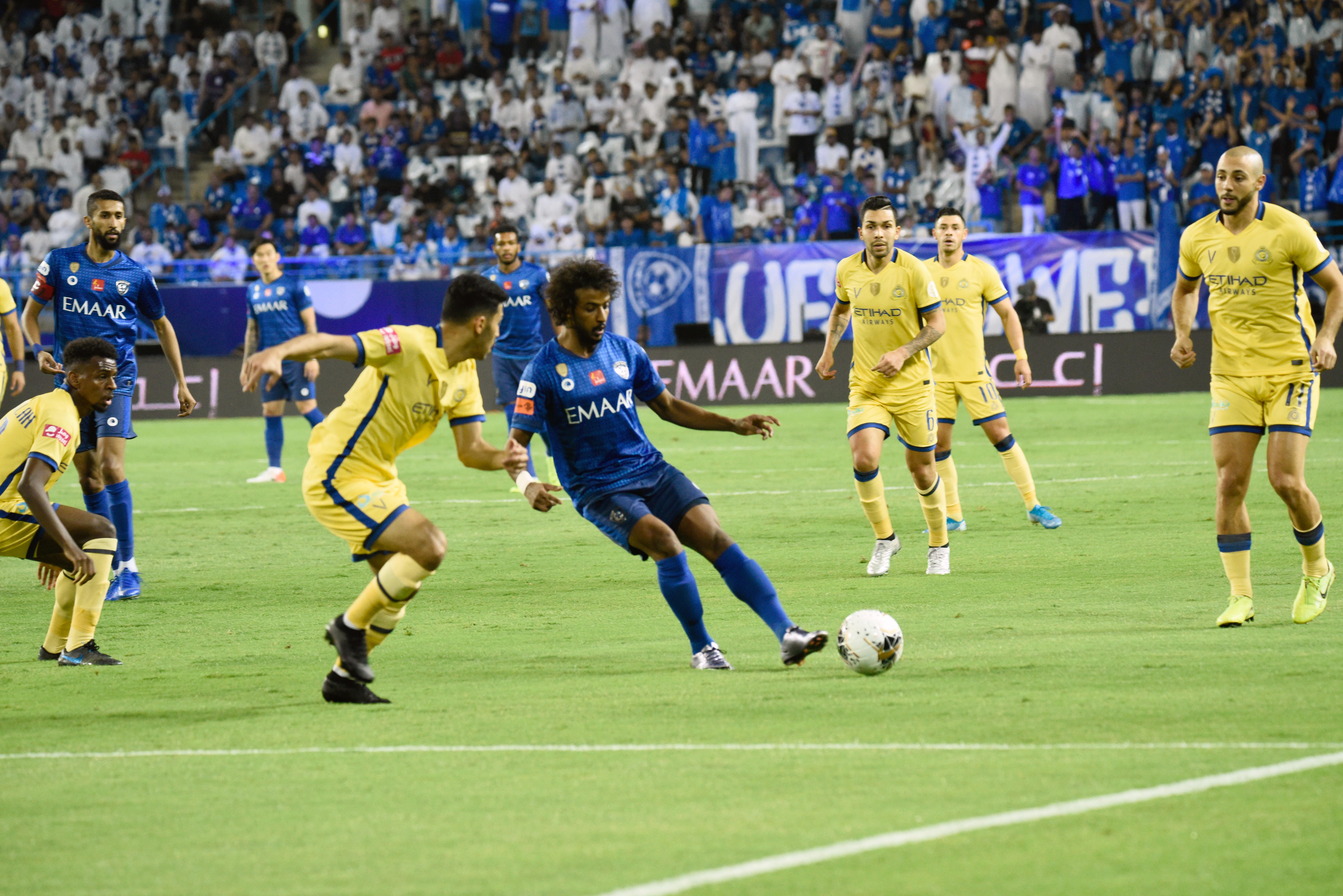 النصر والهلال آخر 6 مباريات.. 25 هدفًا و36 بطاقة ملونة