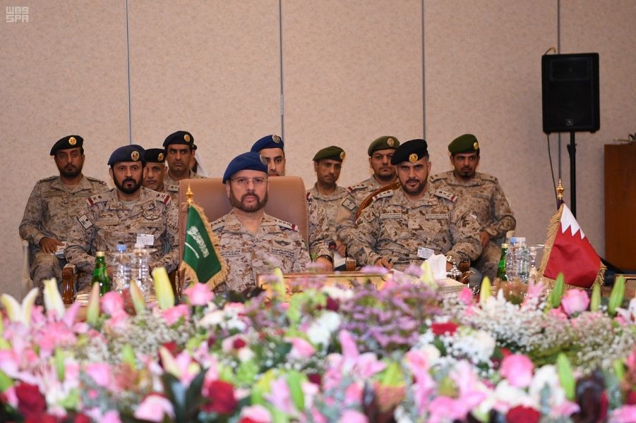 رؤساء أركان القوات المسلحة بدول التعاون يبحثون آخر المستجدات في مسقط