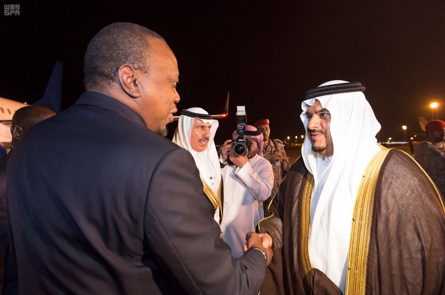 رئيس كينيا يصل الرياض ومحمد بن عبدالرحمن في استقباله 