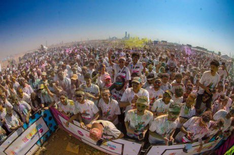 صور.. 5 كيلو مترات من السعادة عبر سباق الألوان في الرياض